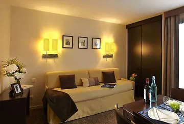 Aparthotel Citadines Republique 3*